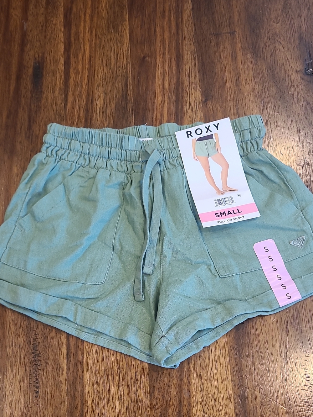 Roxy Green Pull-On Shorts New With Tags Size Small.
